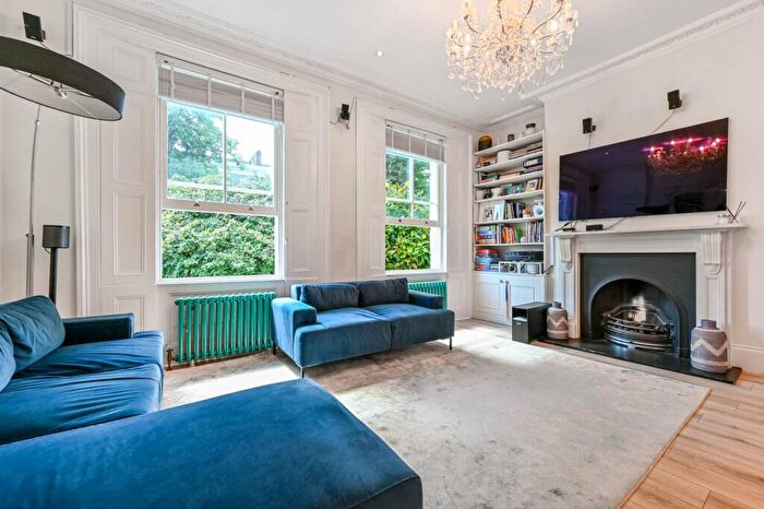 4 Bedroom Maisonette To Rent In Morton Road, De Beauvoir Town, London, N1