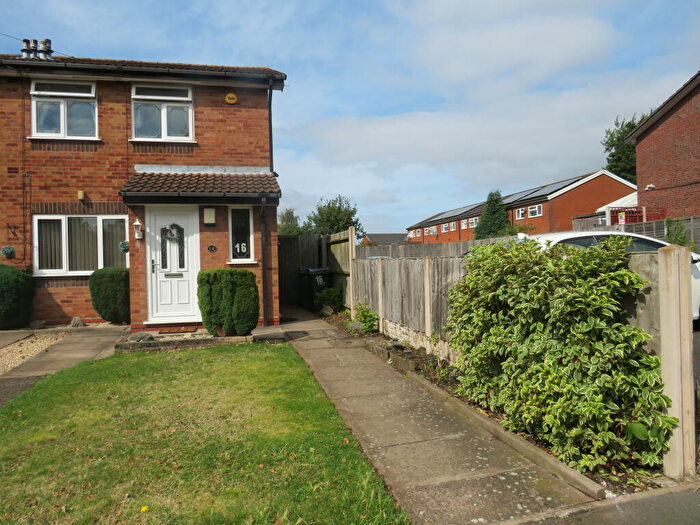 2 Bedroom Maisonette To Rent In Cecil Drive, Tividale, Oldbury, B69