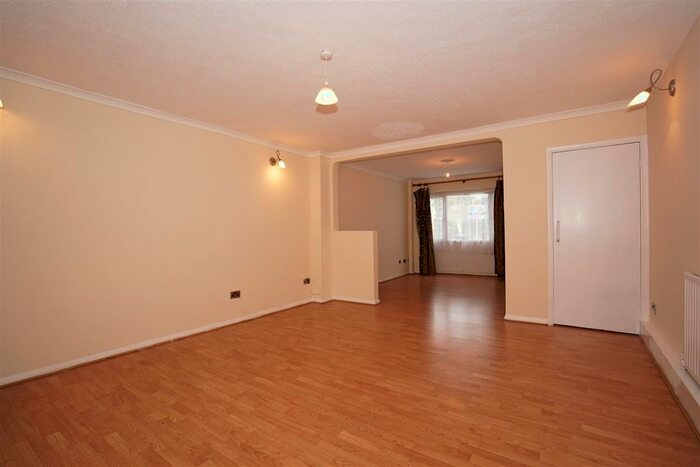 4 Bedroom End Of Terrace House To Rent In Clark Way, Heston, Hounslow, TW5