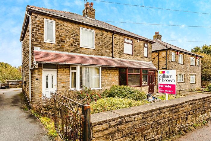 3 Bedroom Semi-Detached House For Sale In Yew Trees, Southowram, Halifax, HX3