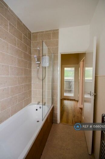 1 Bedroom Flat To Rent In Whinbrook Court, Leeds, LS17