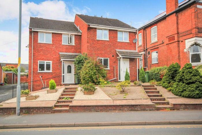 3 Bedroom Semi-Detached House To Rent In Ombersley Road, Worcester, WR3