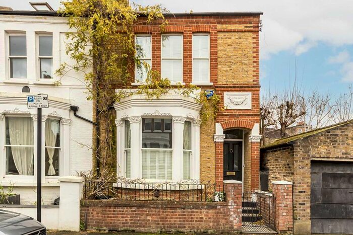 4 Bedroom Semi-Detached House To Rent In Rozel Road, London, SW4