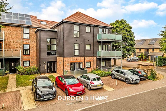 2 Bedroom Apartment For Sale In Dunningford Close, Hornchurch, RM12