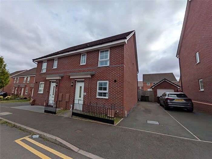 3 Bedroom End Of Terrace House To Rent In Croft Gardens, Wolverhampton, West Midlands, WV10