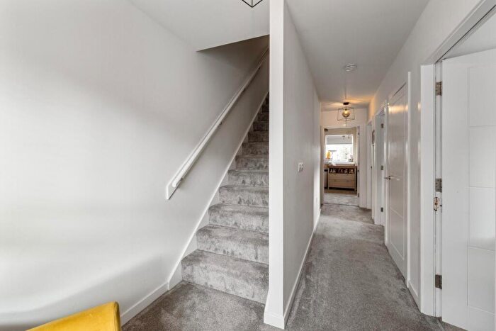 4 Bedroom Town House For Sale In Auldfield Gate, Pollokshaws, G43