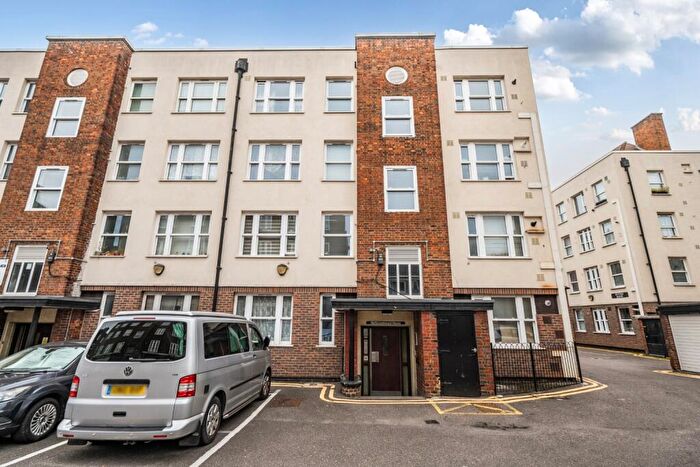 1 Bedroom Apartment For Sale In Turin Street, Bethnal Green, E2