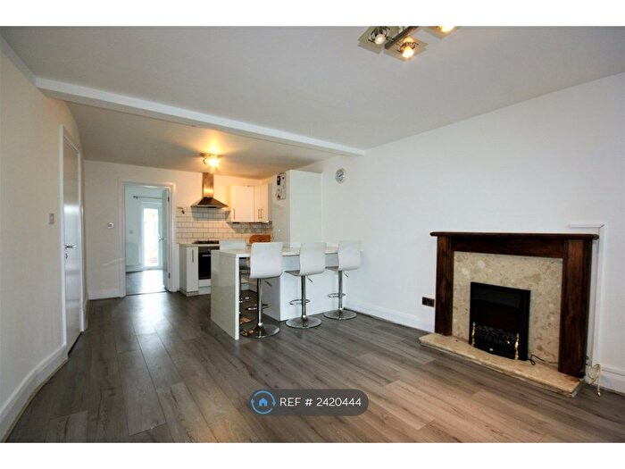 1 Bedroom Flat To Rent In Edmonton, London, N9