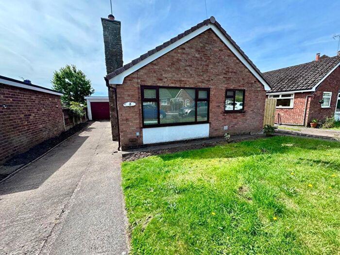 2 Bedroom Detached House For Sale In Alumbrook Avenue, Holmes Chapel, CW4