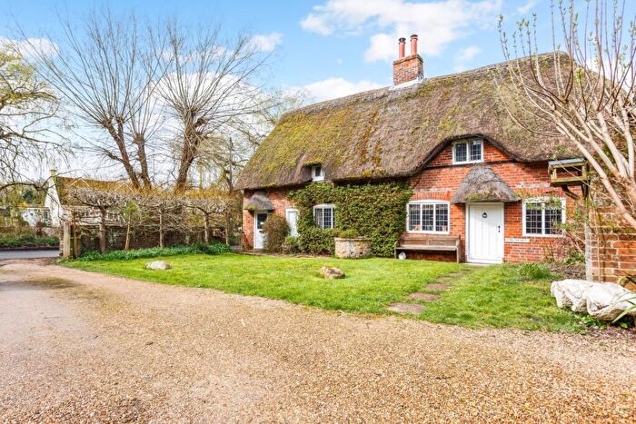 3 Bedroom Cottage To Rent In Eastbury, RG17