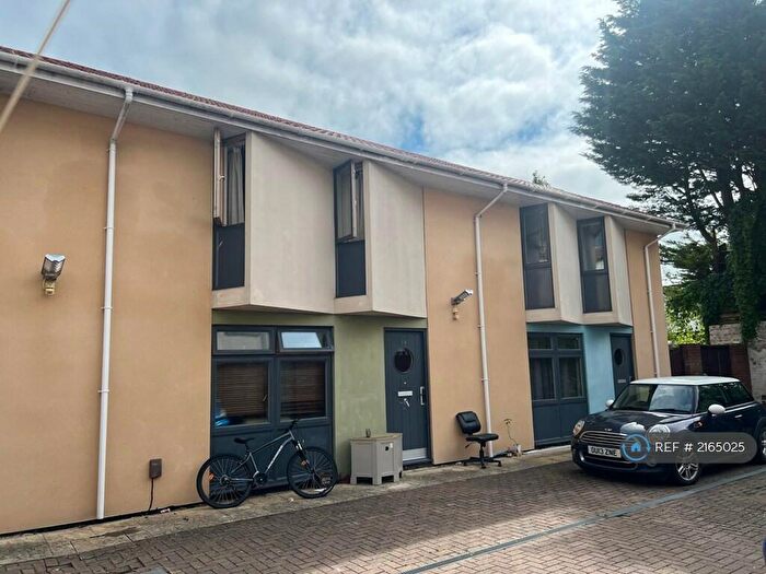 2 Bedroom Terraced House To Rent In Villiers Road, Bristol, BS5