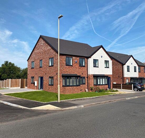 3 Bedroom Semi Detached House To Rent In Summit Place, Gornal Wood, DY3