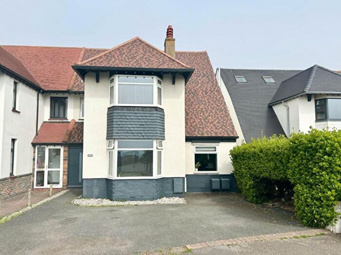 2 Bedroom Flat To Rent In Kingsway, Hove, BN3