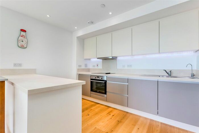 2 Bedroom Flat To Rent In Enterprise Way, Wandsworth, SW18