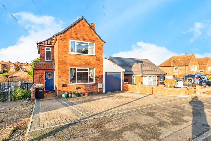 4 Bedroom Detached House For Sale In St. Marys Avenue, Rushden, NN10