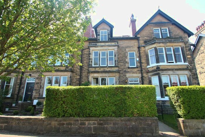 4 Bedroom Detached House To Rent In West End Avenue, Harrogate, North Yorkshire, Uk, HG2