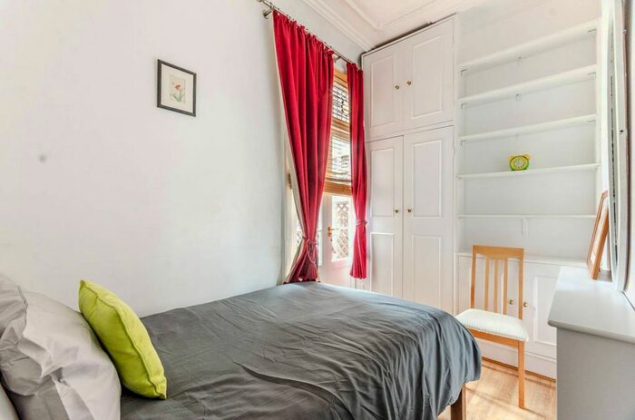2 Bedroom Flat To Rent In Iffley Road, Brackenbury Village, London, W6