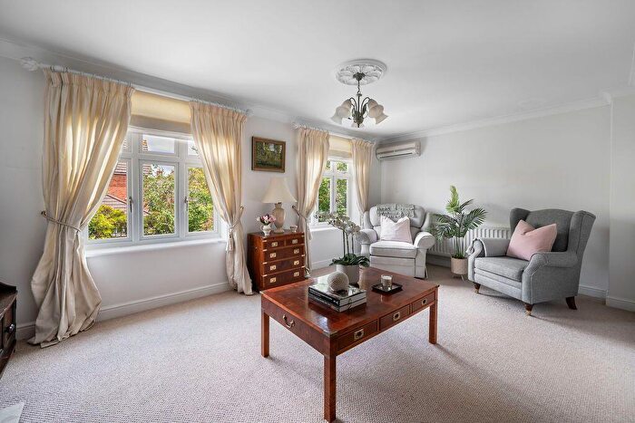 4 Bedroom Terraced House For Sale In Lauriston Park, Cheltenham, GL50