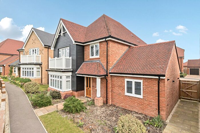 4 Bedroom Detached House For Sale In Nightingale View, Fleet, GU51
