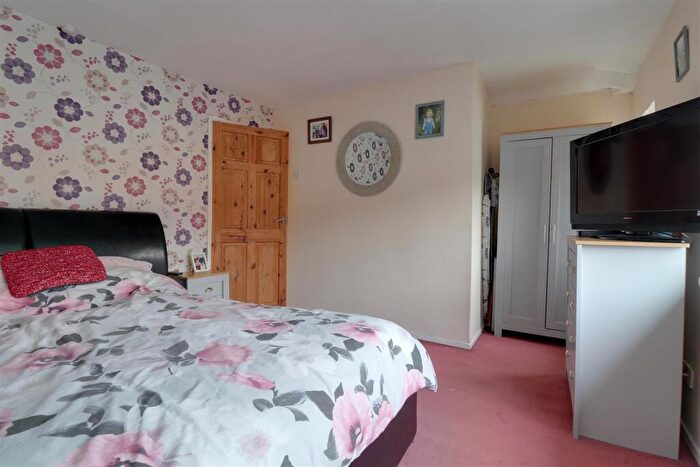2 Bedroom Semi-Detached House For Sale In Ian Road, Newchapel, ST7