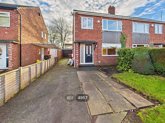 3 Bedroom Property To Rent In , Primrose Close, Leeds, LS15