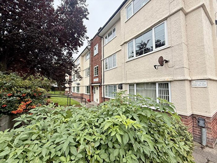 2 Bedroom Flat For Sale In Ludlow Drive, Wirral, CH48