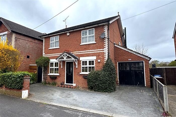4 Bedroom Detached House For Sale In Highfield Road, Farnborough, Hampshire, GU14