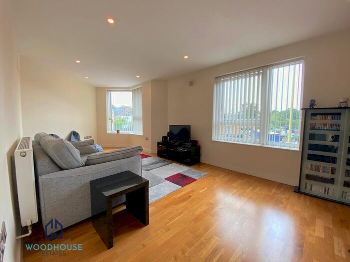 1 Bedroom Flat To Rent In Owen Square, Watford, WD19