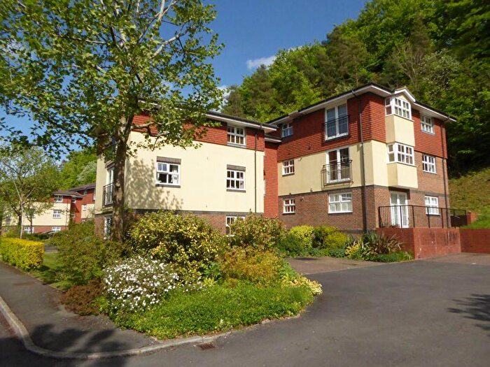 1 Bedroom Flat To Rent In Chipstead, Coulsdon, CR5