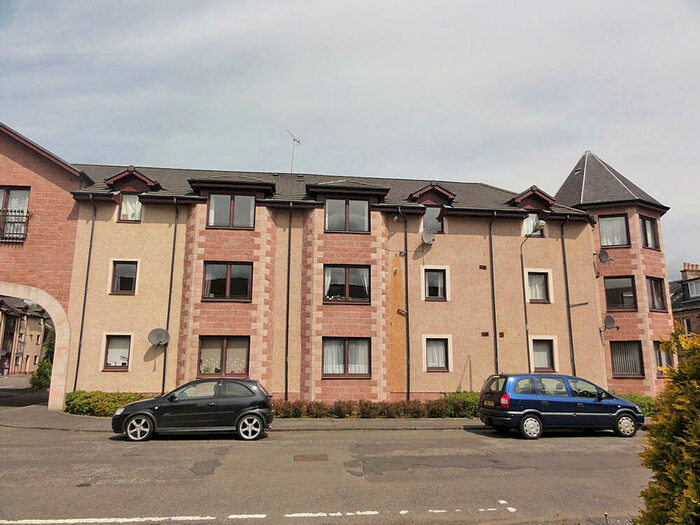 2 Bedroom Flat To Rent In Oliphant Court, Riverside, Stirling, FK8