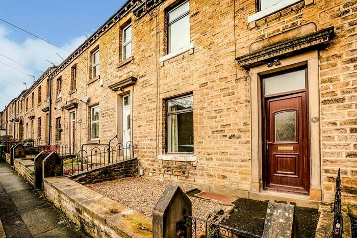 3 Bedroom Terraced House To Rent In New Street, Milnsbridge, Huddersfield, HD3