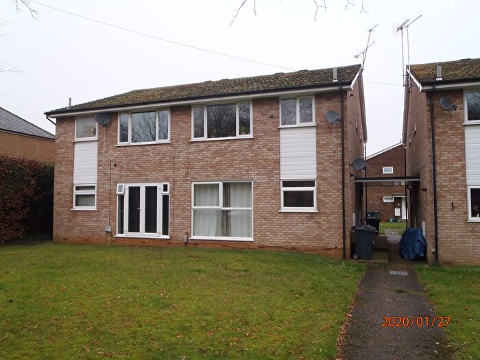2 Bedroom Maisonette To Rent In Hampton Close, Stevenage, SG2