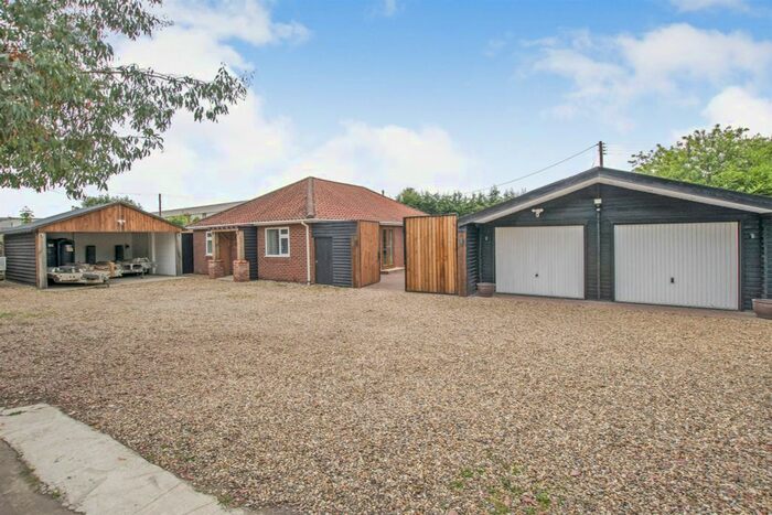 3 Bedroom Detached Bungalow For Sale In Fakenham Road, Morton On The Hill, Norwich, NR9
