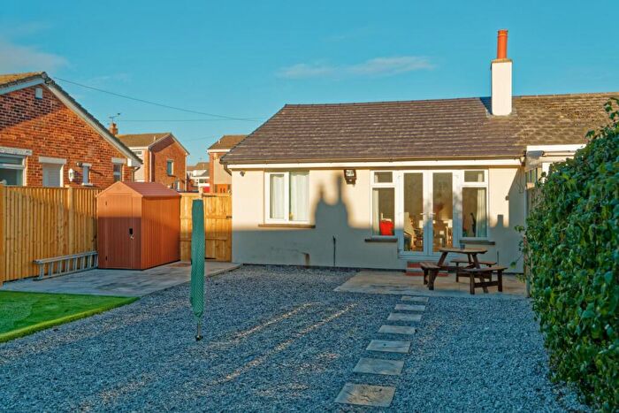 2 Bedroom Semi-Detached Bungalow For Sale In Wentworth Drive, Halifax, HX2