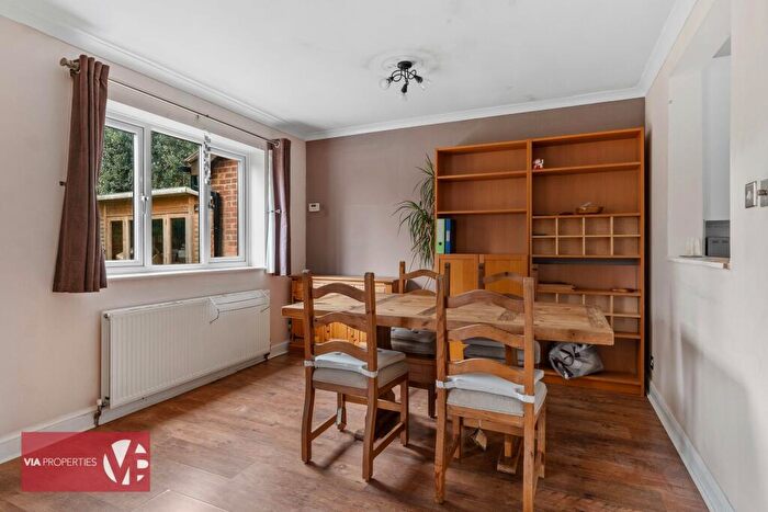 5 Bedroom Detached House For Sale In Badgers Croft, Broxbourne, EN10