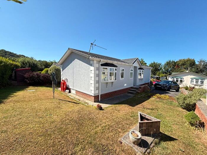 2 Bedroom Park Home For Sale In Cnwc Y Lili, New Quay, SA45