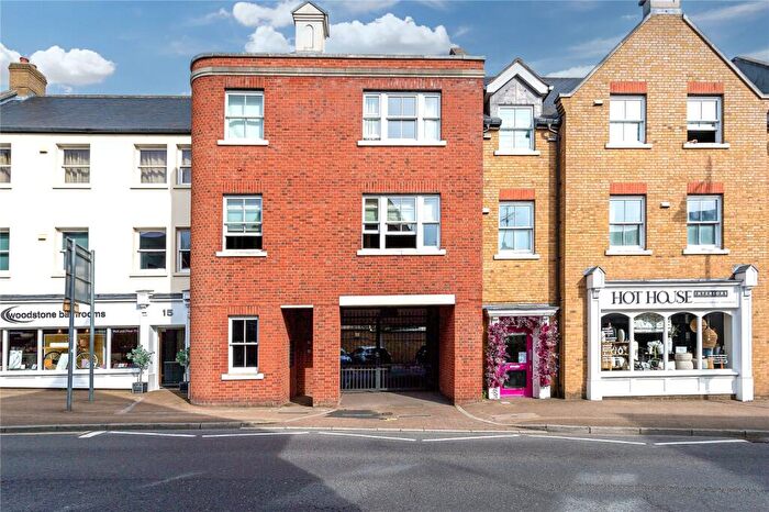 2 Bedroom Apartment For Sale In Bedford Street, Ampthill, Bedfordshire, MK45