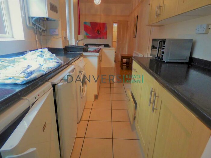 4 Bedroom Terraced House To Rent In Wilberforce Road, Leicester, LE3