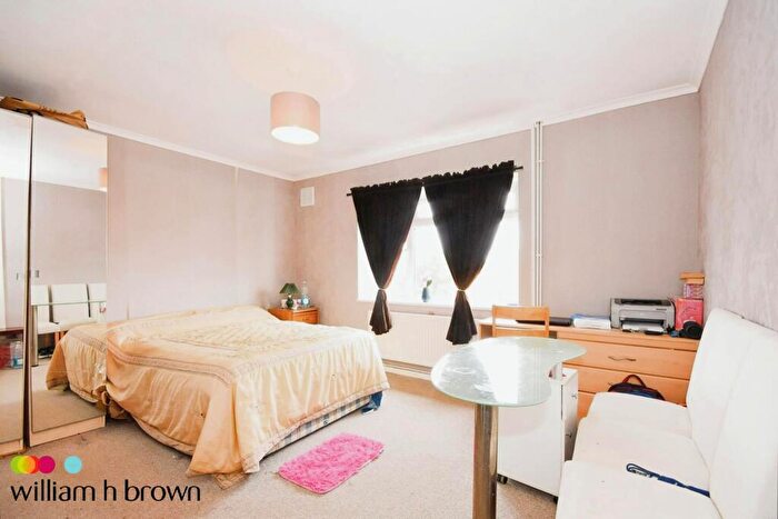 2 Bedroom Apartment To Rent In Forest Drive, Chelmsford, CM1
