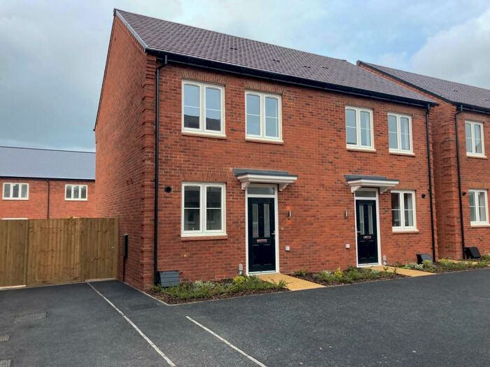 2 Bedroom House To Rent In Chatham Close, Upper Heyford, OX25