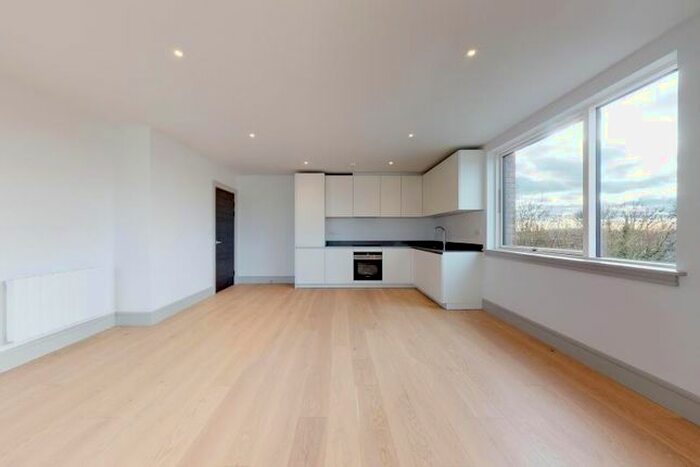 2 Bedroom Flat To Rent In Coomb House, St Johns Road, Isleworth TW7