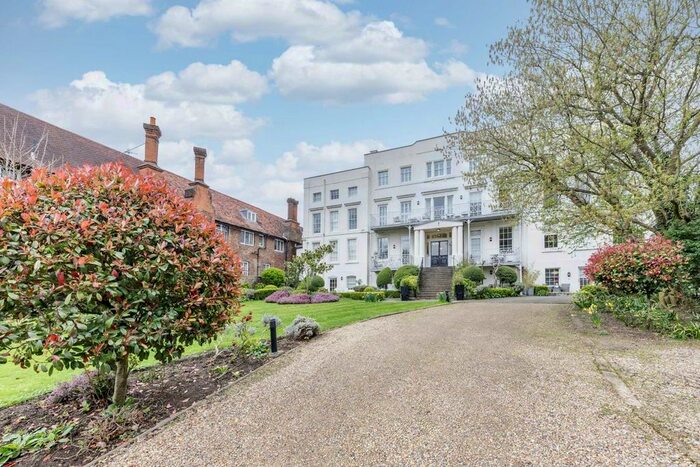 Studio To Rent In Hampton Court Road, East Molesey, KT8