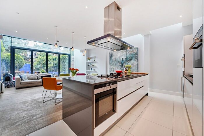 6 Bedroom Terraced House To Rent In Hillfield Park, London, N10