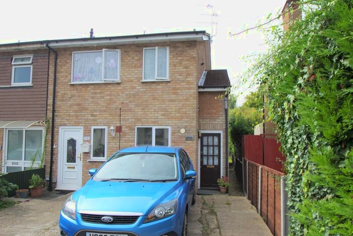 2 Bedroom Maisonette To Rent In Gammons Lane, Watford, WD24