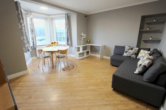 2 Bedroom Flat To Rent In Craigmillar Castle Avenue, Craigmillar EH16