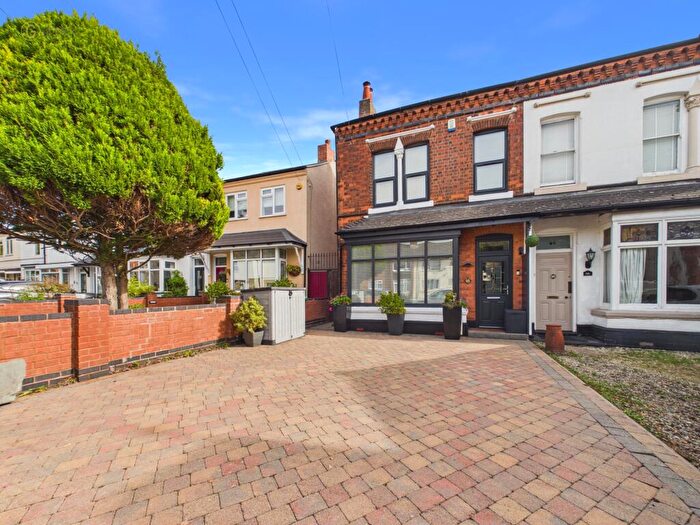 3 Bedroom Semi Detached House For Sale In Green Lanes, Sutton Coldfield, B73