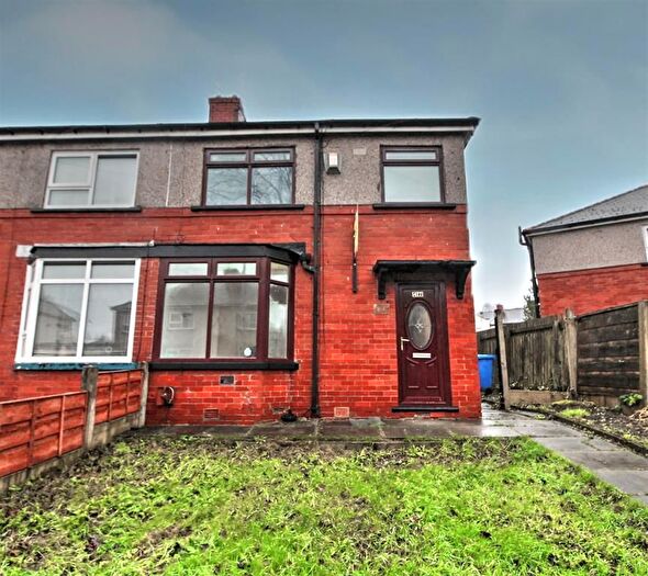 3 Bedroom End Of Terrace House To Rent In Valley Road, Middleton, Manchester, M24
