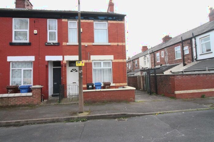 3 Bedroom End Of Terrace House To Rent In Lyndhurst Road, Stockport, SK5
