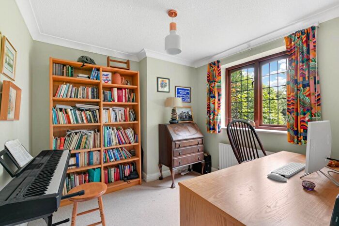 4 Bedroom Detached House For Sale In Stevenson Drive, Bracknell, RG42
