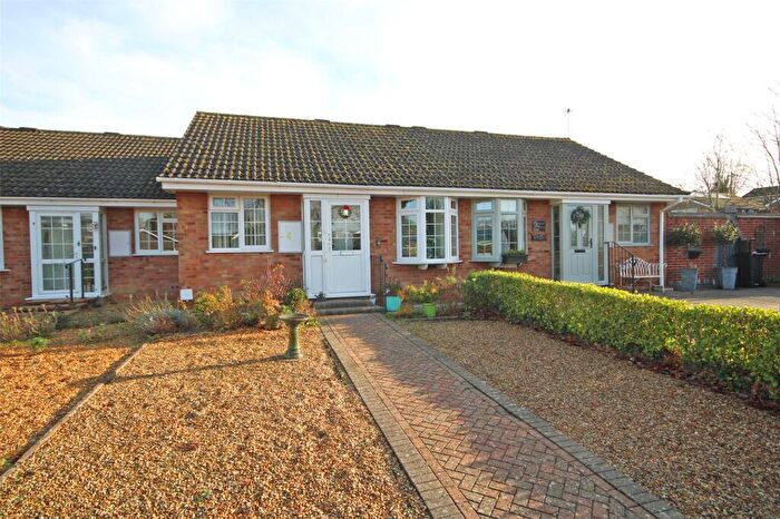 2 Bedroom Bungalow For Sale In Oak Road, New Milton, Hampshire, BH25